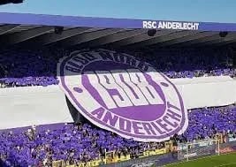 Voller Lotto Park während eines Heimspiels von RSC Anderlecht.