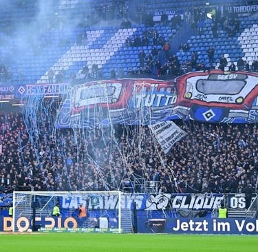 Choreografie der HSV-Fans im Volksparkstadion Hamburg