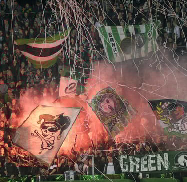 Heimstadion des FC St. Gallen: der kybunpark mit Blick von den Rängen auf das Spielfeld.