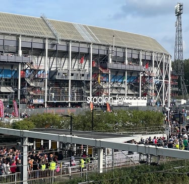 Luftaufnahme des Stadions De Kuip in Rotterdam.