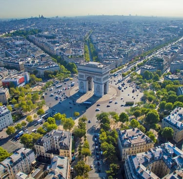 Zentrum von Paris mit den Champs-Élysées, Zielort der Tour de France.