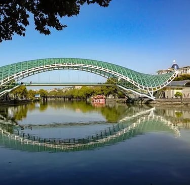 Friedensbrücke Tiflis Sehenswürdigkeiten