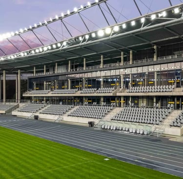 Innenansicht des Dariaus ir Girėno Stadion in Kaunas bei einem FK Kauno Žalgiris Spiel