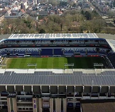 Luftaufnahme des Lotto Park Stadions im Stadtteil Anderlecht in Brüssel.