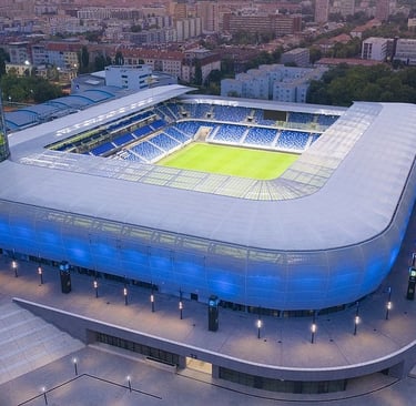 Blick auf das modernisierte Tehelné pole Stadion in Bratislava – Heimat von Slovan Bratislava und Schauplatz großer Fußballmo