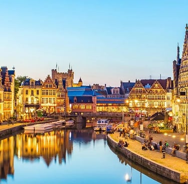 Straßenbild in Anderlecht mit typischer belgischer Architektur.