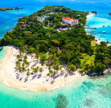 Cayo Levantado beach with turquoise water and palm trees in Samaná, Dominican Republic