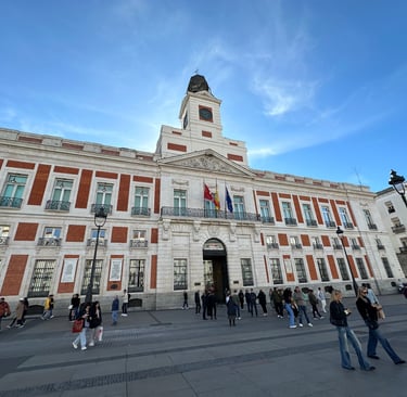 The House of the Post Office, a large 1700's building