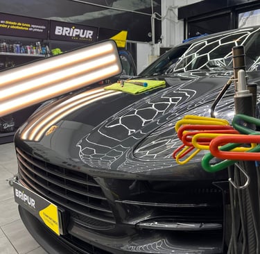 Reparación de abolladuras y granizo