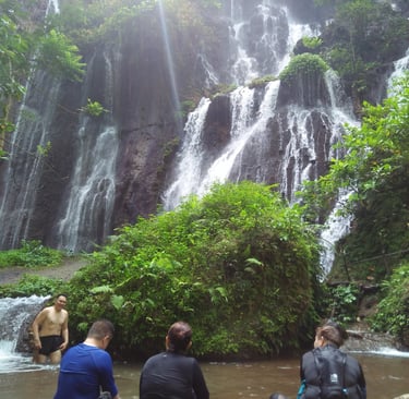 Surabaya Tumpaksewu  Bromo Ijen 4D3N (Private tour)  Day 1 - At 11am Pick up Surabaya airport  - Go 