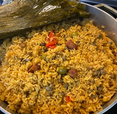 a pot of rice with pigeon peas (Arroz con gandules)