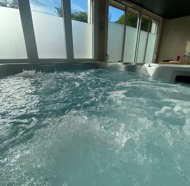 Jaccuzzi 6 personnes du gîte ô songes de saxel
