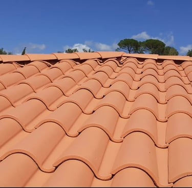  Toiture rénovée par Homebat – Couvreur professionnel dans le Var – Réfection, étanchéité, tuiles 