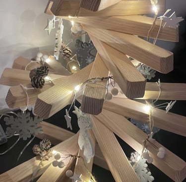 sapin en bois, arbre de Noël, objet en bois, décoration en bois, ébénisterie, artisanat