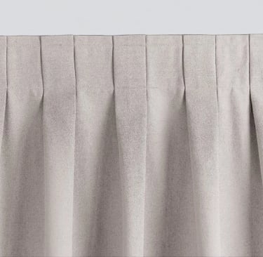 Tête de rideau à plis plat