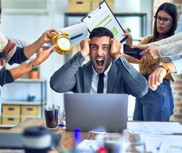 Capacitación presencial para desarrollar habilidades y mejorar el desempeño laboral en la organización