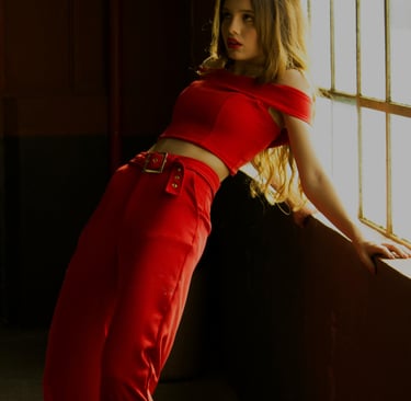 model working with onlyfans agency