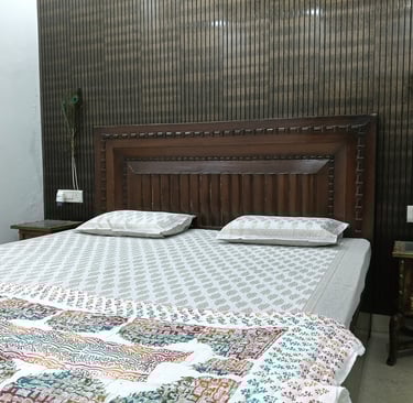 ZM Homestay Agra 1bhk bedroom