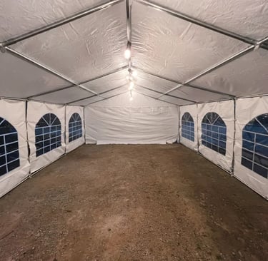 éclairage guirlande guinguette dans tente de réception