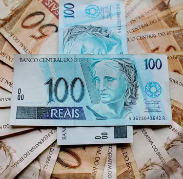dinheiro espalhado  reais 