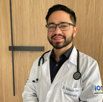 Dr Alehandro Terra  Anestesiologista