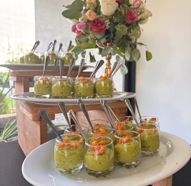 Guacamole con camarón salteado