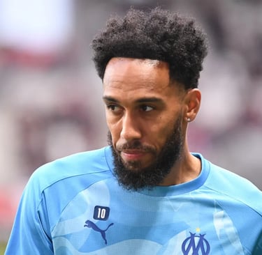 Aubameyang, retour Ă lâOM et sa greffe capillaire
