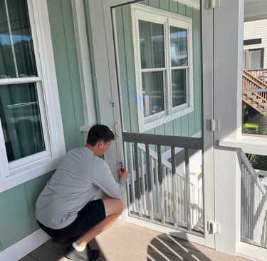 Professional screen door repair services for a damaged entryway in Charleston