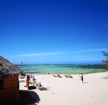 Vue panoramique du spot de kitesurf de la Baie de Sakalava à Madagascar devant Ocean Lodge