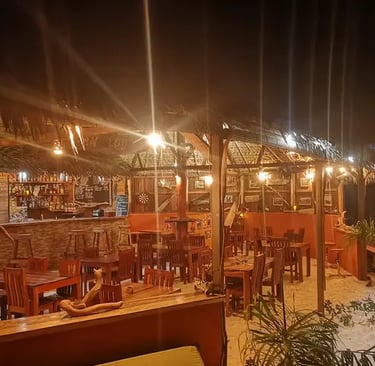 Restaurant de l’hôtel Ocean Lodge à la Baie de Sakalava à Diego-Suarez Madagascar avec vue sur la mer