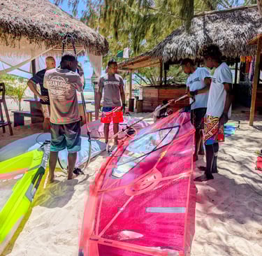 Locations de Windsurf equipement rental Madagascar Baie de Sakalava Diego-Suarez