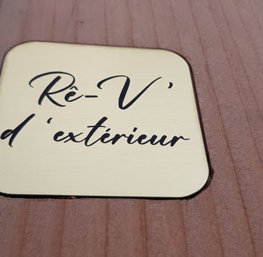 logo Rê-V' d'extérieur en bois