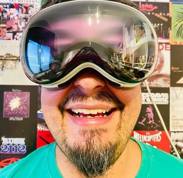 Chico con gafas Apple Vision Pro