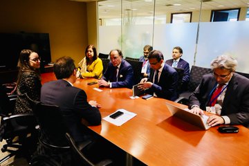 Pakistan’s Finance Minister Showcases Economic Recovery and Investment Opportunities in Washington