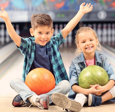enfants jouant aux Quilles