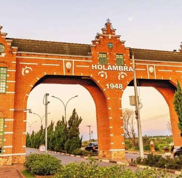 Portal da entrada da cidade de holambra pronto para receber visitantes do expoflora