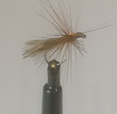 montage de mouches artificielles