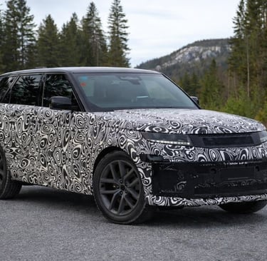 Range Rover Sport 2027 flagrado em testes com design renovado