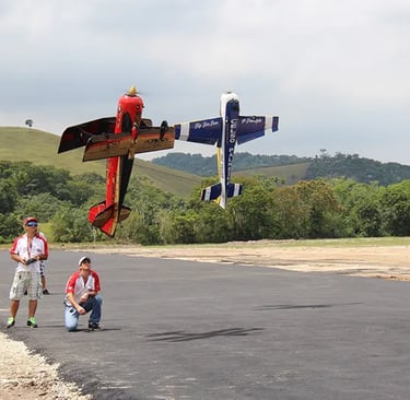 aviões na antiga pista-3