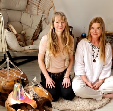 A reiki teacher training session with Abbey