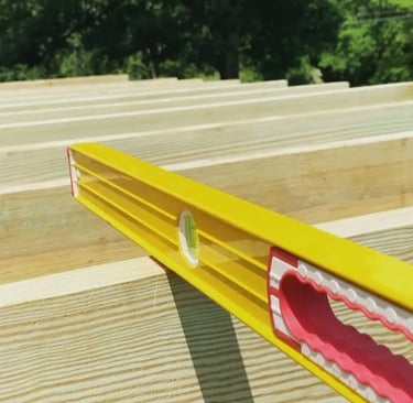 level deck using adjustable deck supports