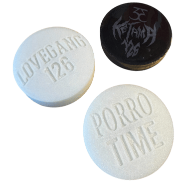 grinder bianco e nero personalizzati con Lovegang126, porro time, ketama126