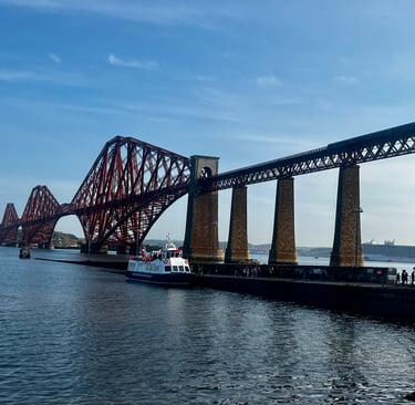 the forth rail bridge at south queensferry