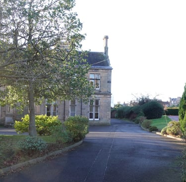 Lansdowne House (c) H Ross