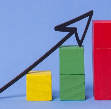 Imagem com gráfico em colunas e flecha indicando crescimento