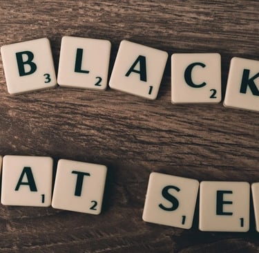 dados formando as palavras "Back Hat SEO"