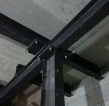 A estrutura de um edifício é vital para garantir sua estabilidade e segurança ao longo do tempo.