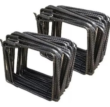 Estribos de ferro. Estribos A500. Ferro da construção. Aço para construção.