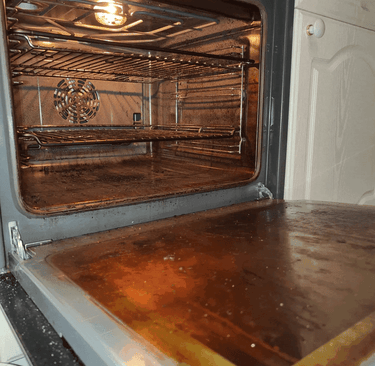 oven cleaning in ashtead