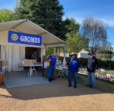 The tent area where the Gnomes are housed during the Floriade, with RCQ setting up for customers